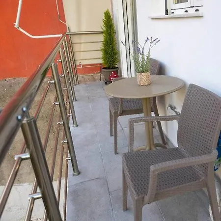Antonia's Cozy Apartment! דירה *